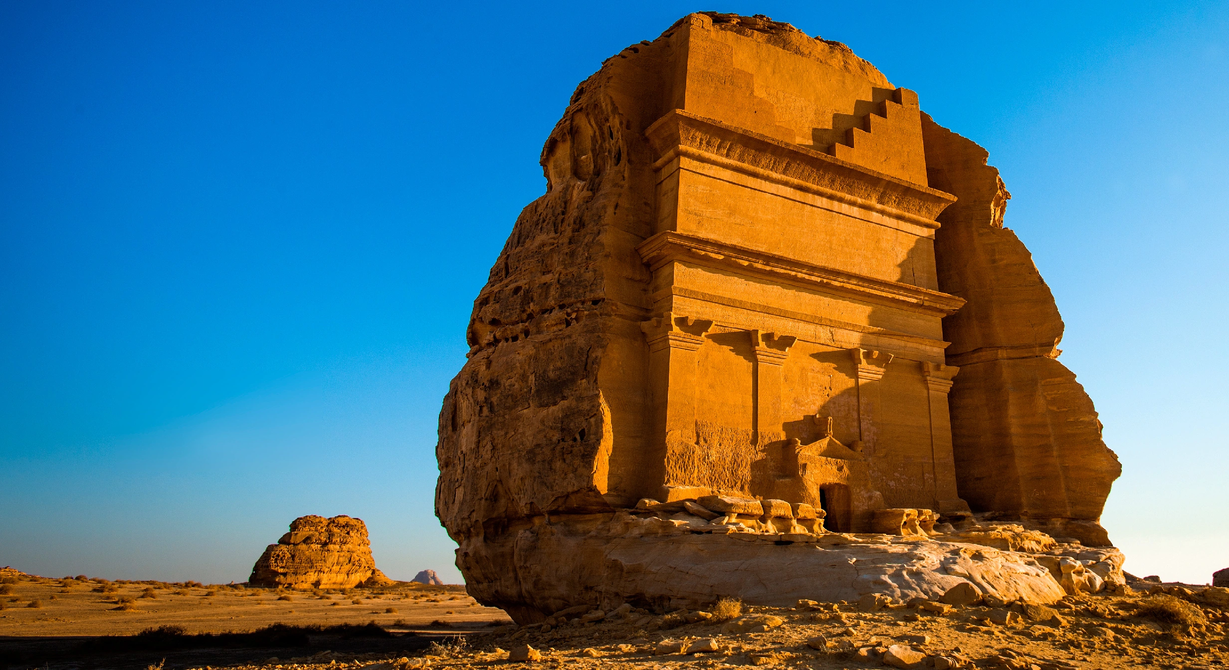البرامج والرحلات السياحية